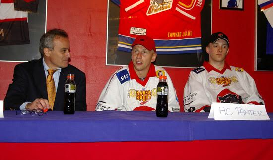 2004 Euro Tour, News Conference - SUMH Coach Mike Moracco with HC Panter Players